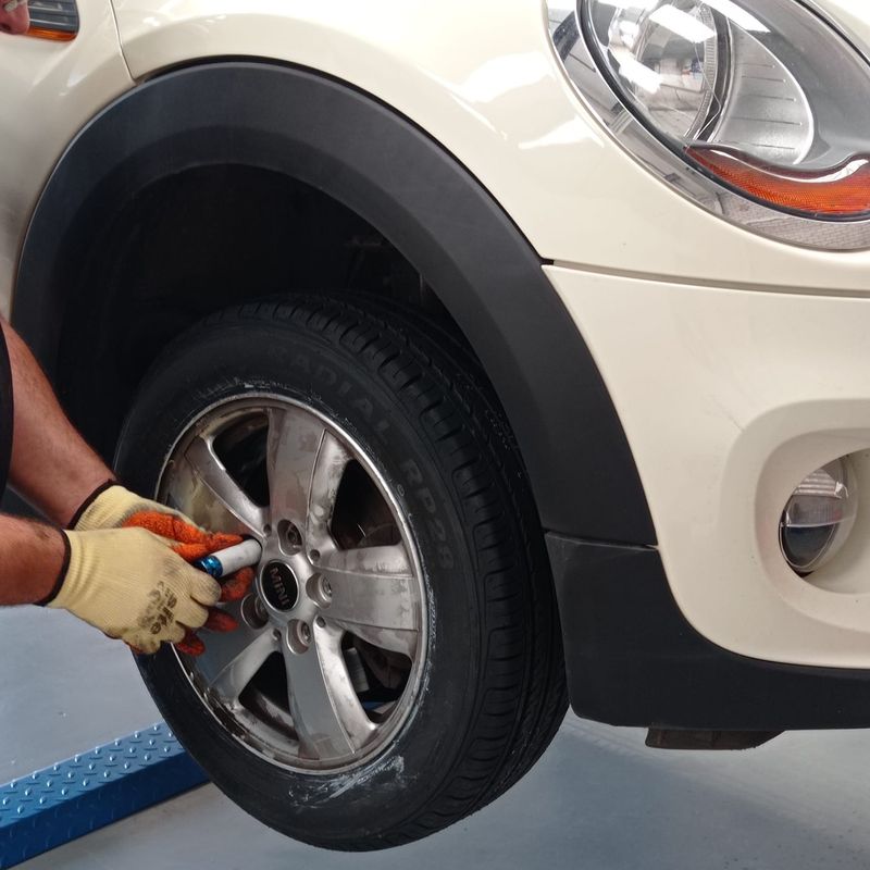 Workshop image mb-car-wheel-repair